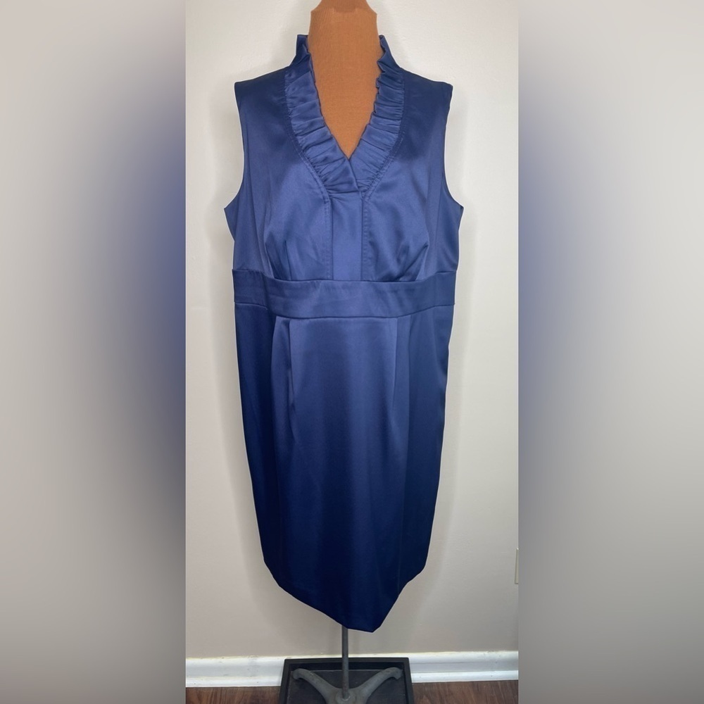 Dressbarn Collection Elegant Navy Sleeveless Dress Satin Look Size 16